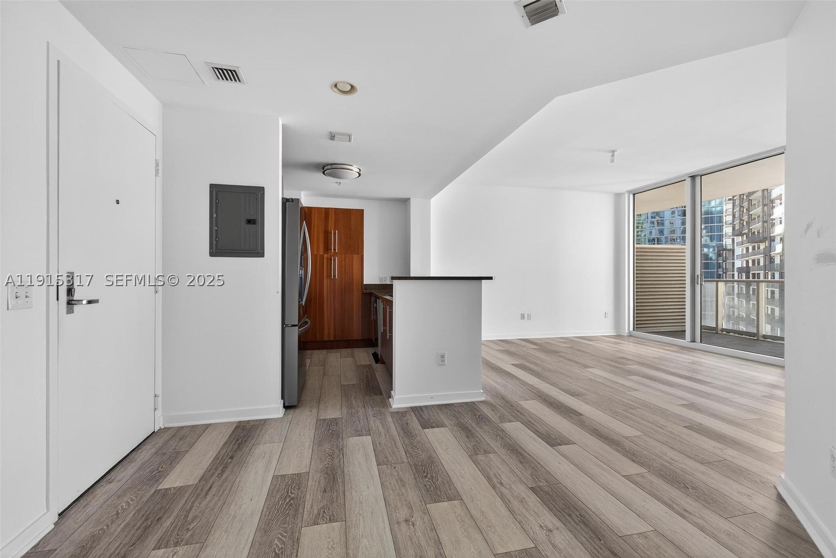 300 S Biscayne Blvd #T-2407, Miami FL 33131