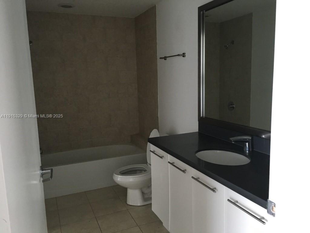 90 SW 3rd St #3608, Miami FL 33130