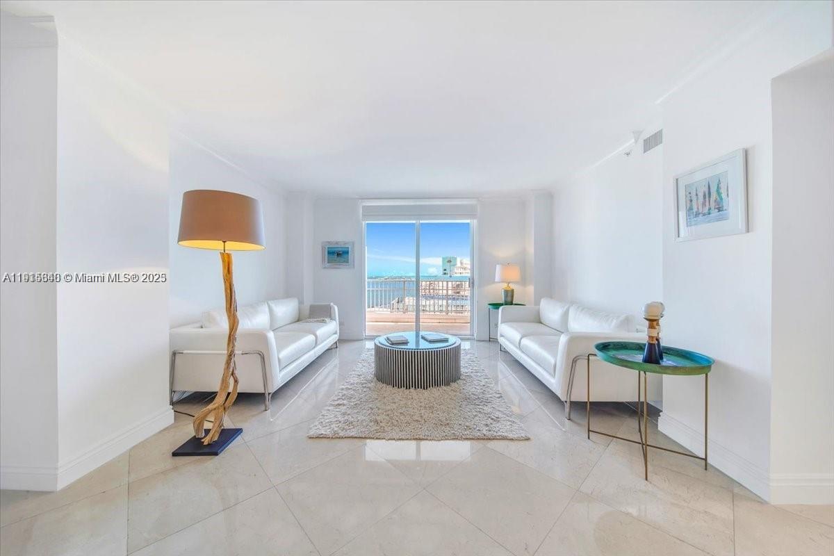 701 Brickell Key Blvd #2111, Miami FL 33131