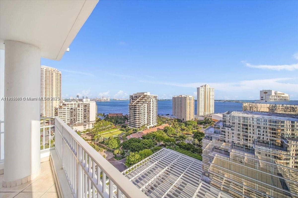 701 Brickell Key Blvd #2111, Miami FL 33131