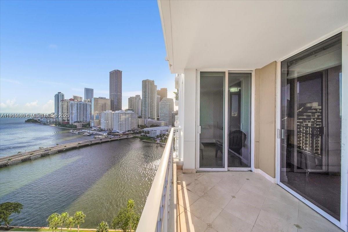 701 Brickell Key Blvd #2111, Miami FL 33131