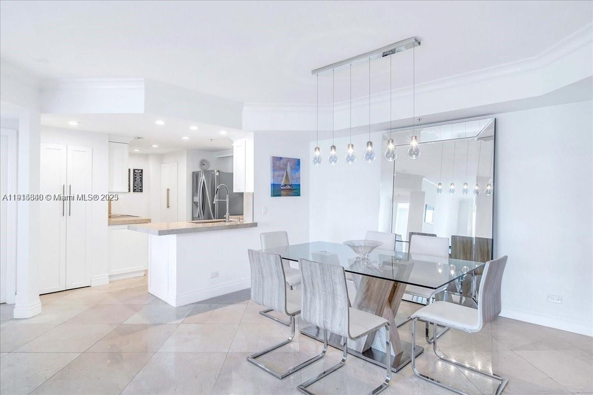 701 Brickell Key Blvd #2111, Miami FL 33131