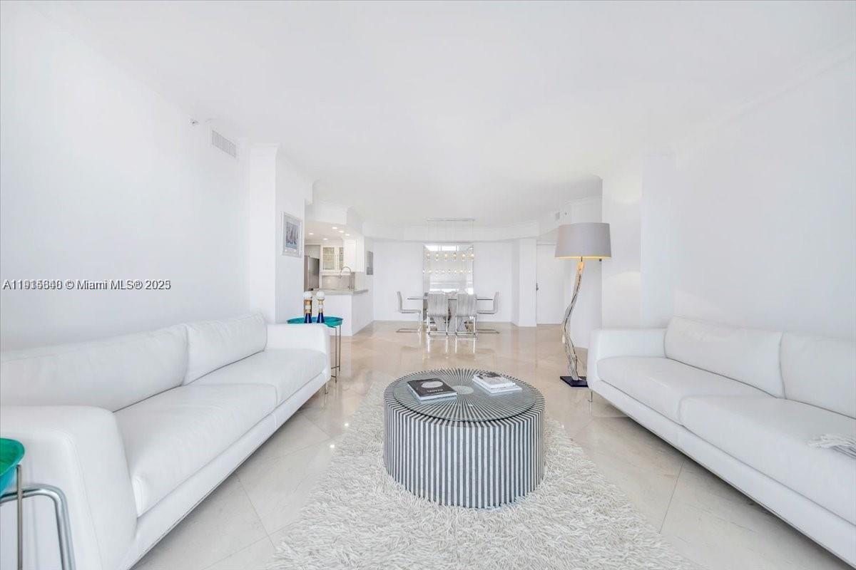 701 Brickell Key Blvd #2111, Miami FL 33131