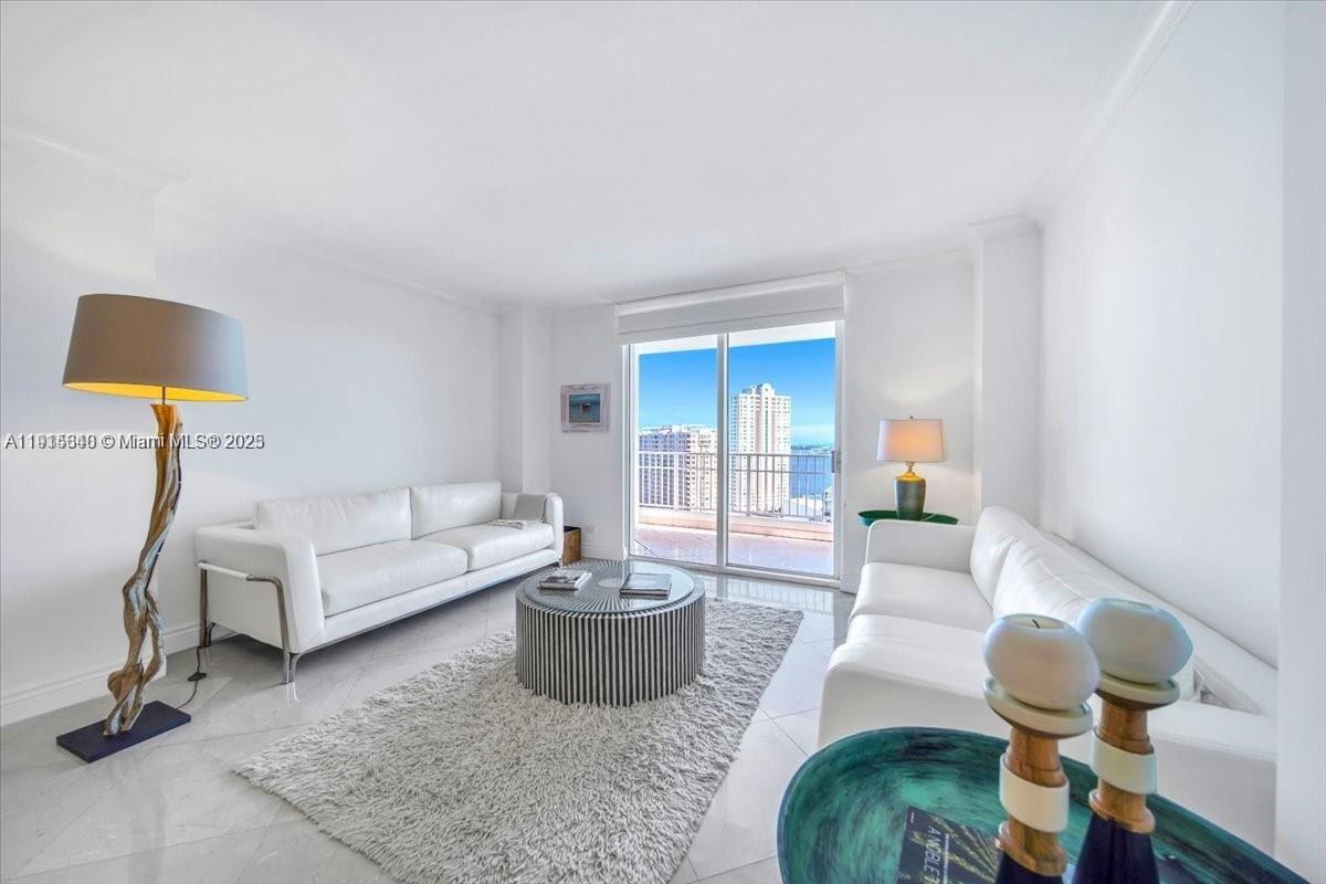 701 Brickell Key Blvd #2111, Miami FL 33131