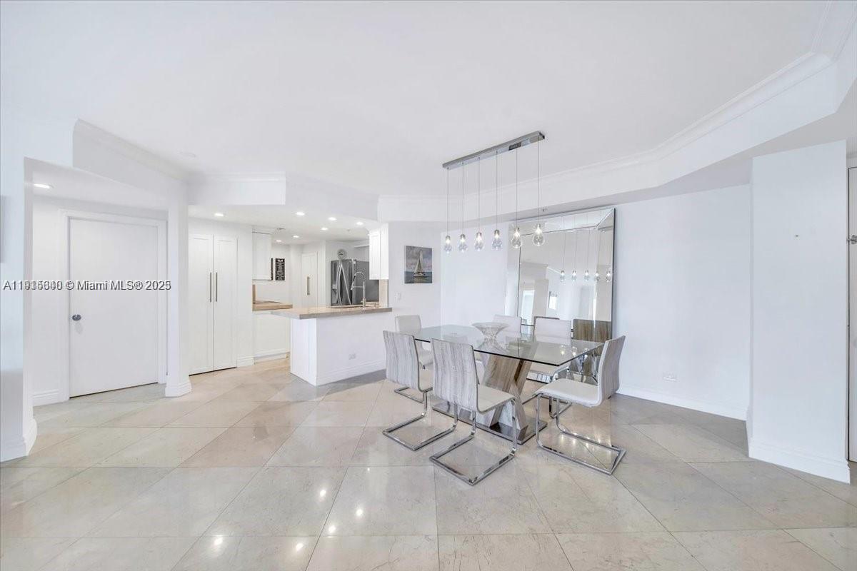 701 Brickell Key Blvd #2111, Miami FL 33131