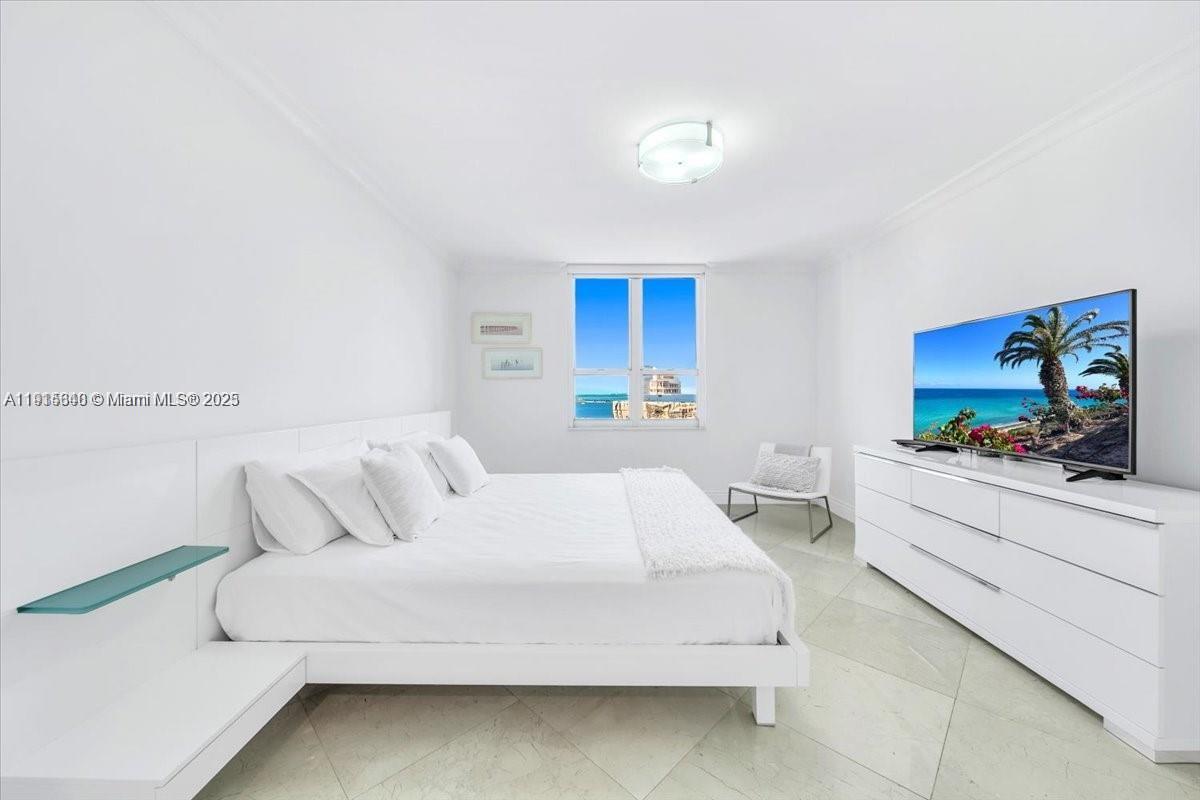 701 Brickell Key Blvd #2111, Miami FL 33131
