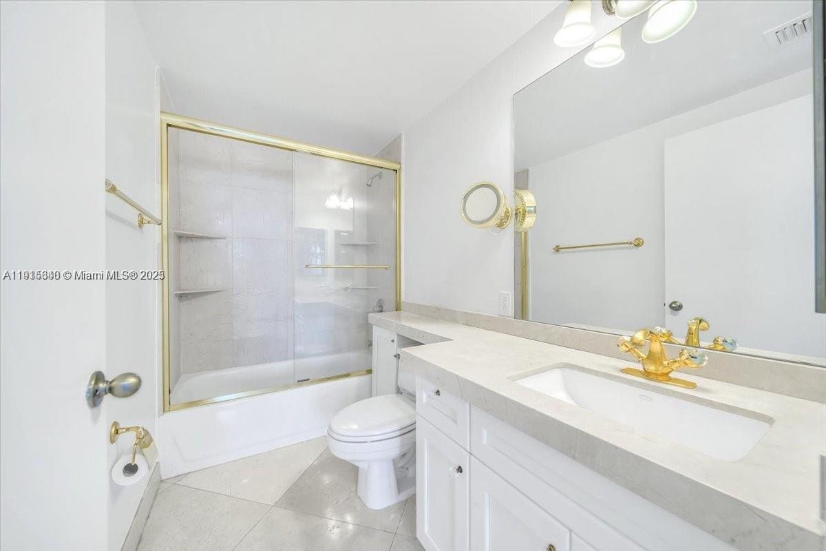 701 Brickell Key Blvd #2111, Miami FL 33131