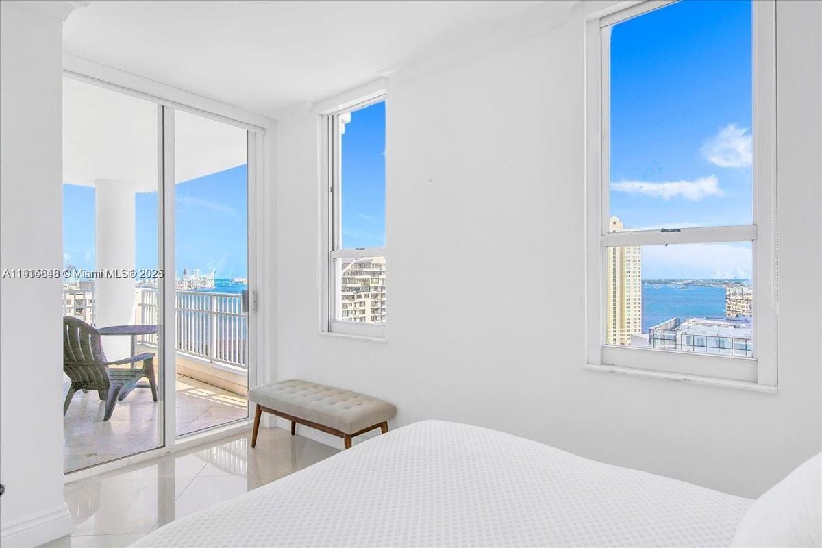 701 Brickell Key Blvd #2111, Miami FL 33131