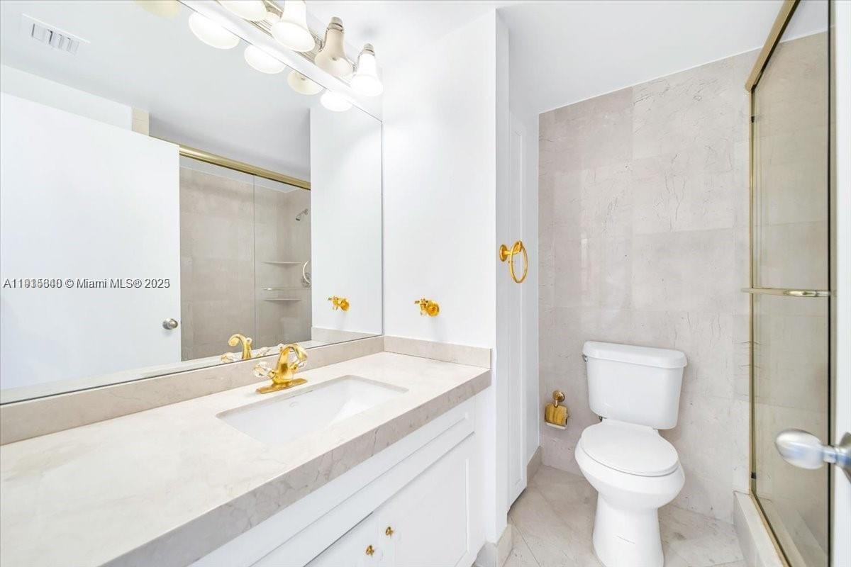 701 Brickell Key Blvd #2111, Miami FL 33131