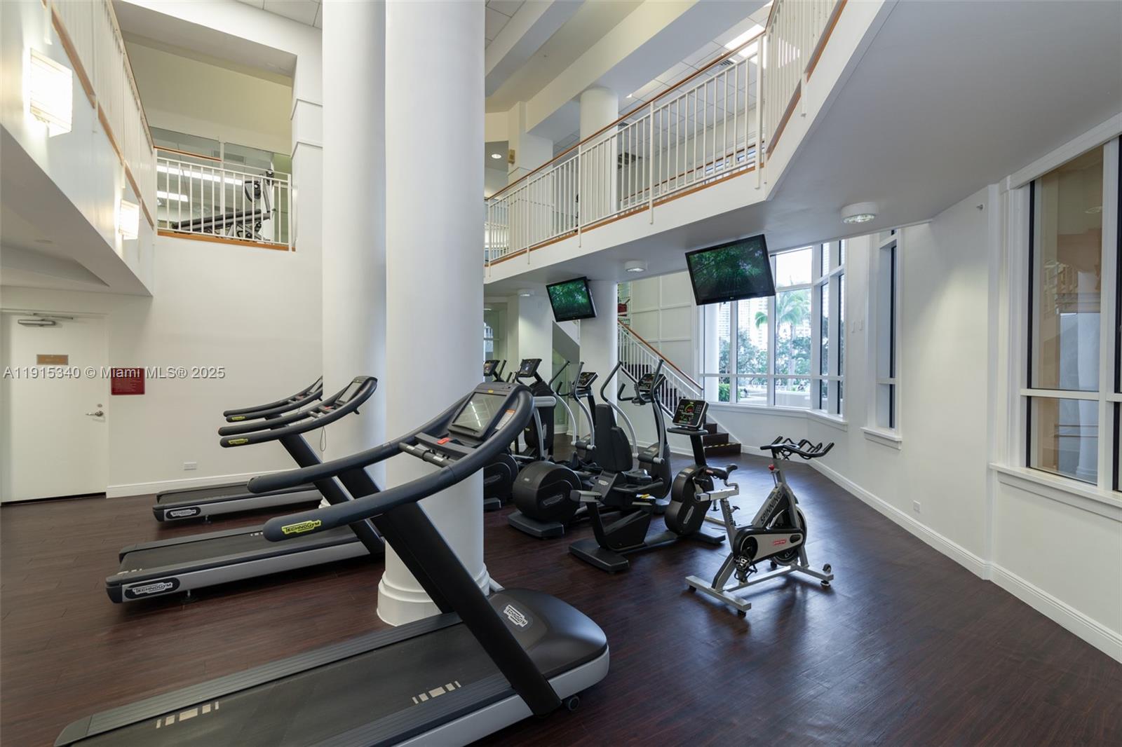 701 Brickell Key Blvd #2111, Miami FL 33131
