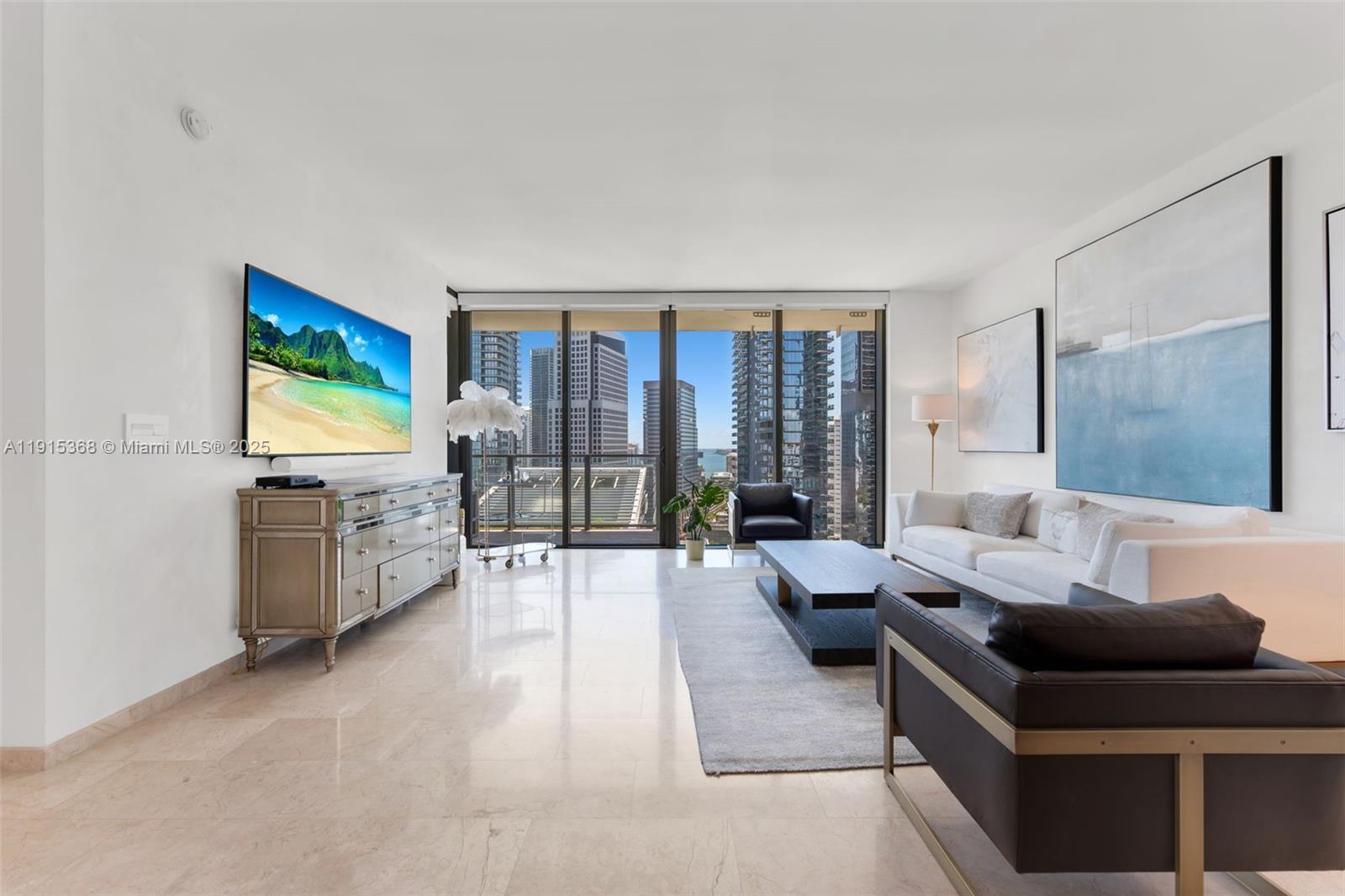 88 SW 7th St #2107, Miami FL 33130