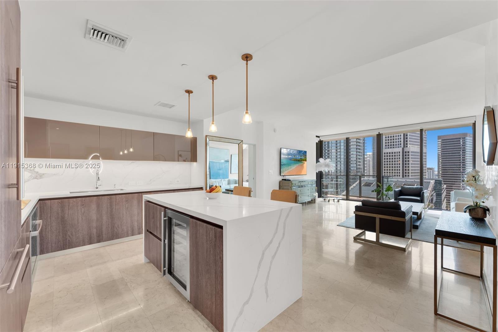 88 SW 7th St #2107, Miami FL 33130