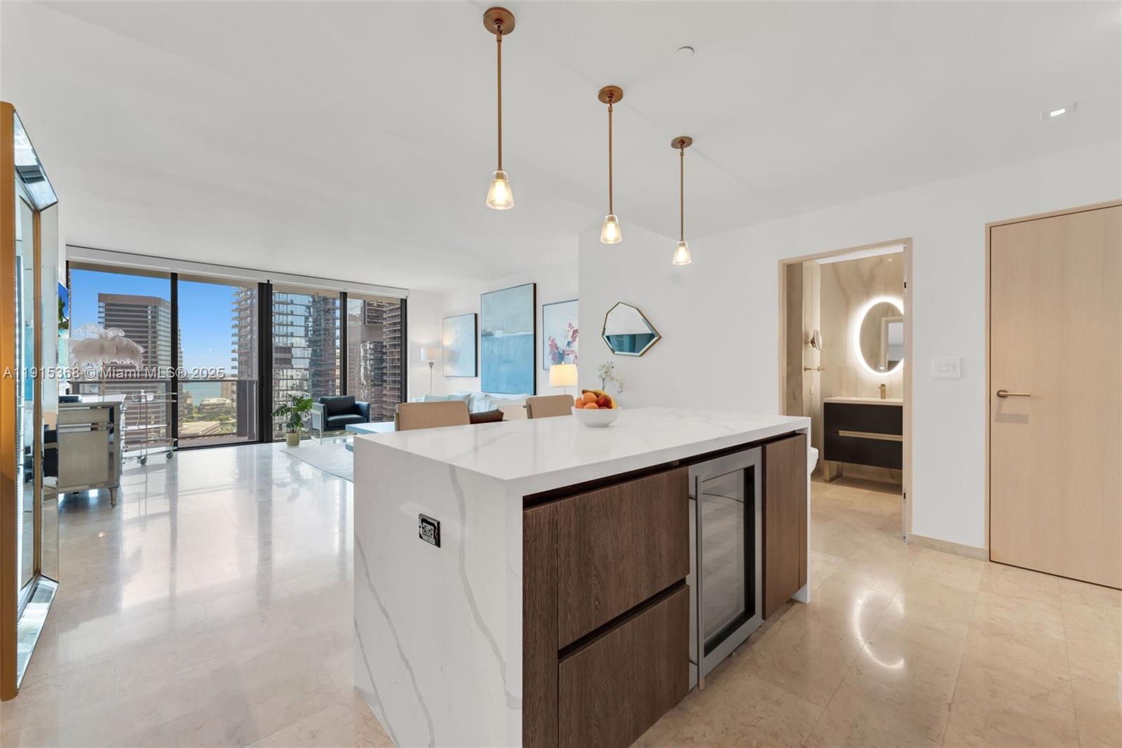 88 SW 7th St #2107, Miami FL 33130