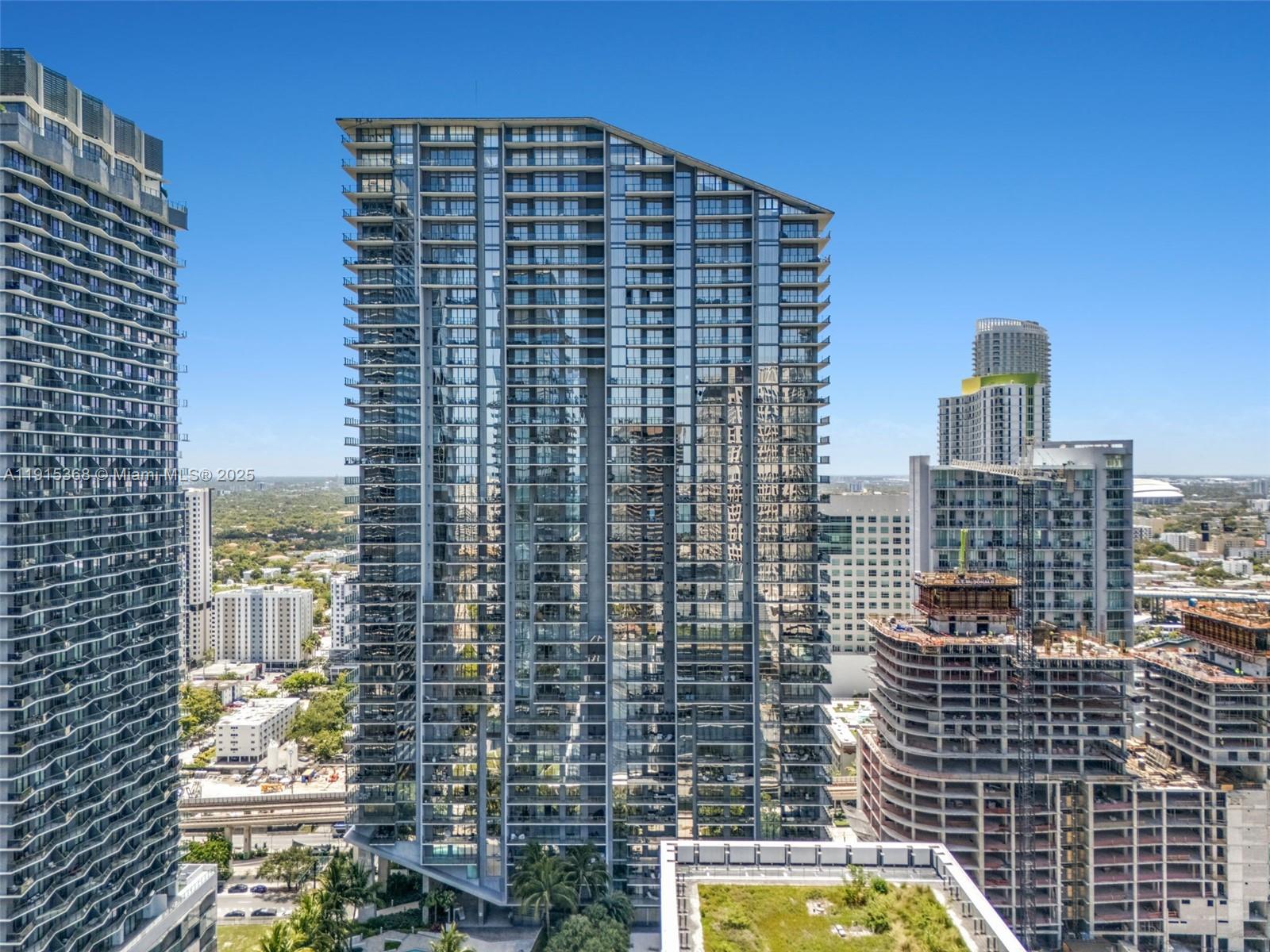 88 SW 7th St #2107, Miami FL 33130