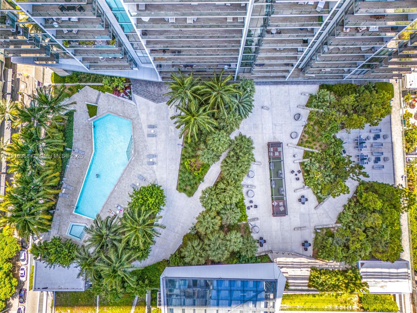 88 SW 7th St #2107, Miami FL 33130