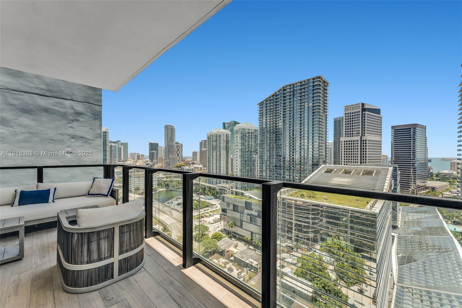 88 SW 7th St #2107, Miami FL 33130