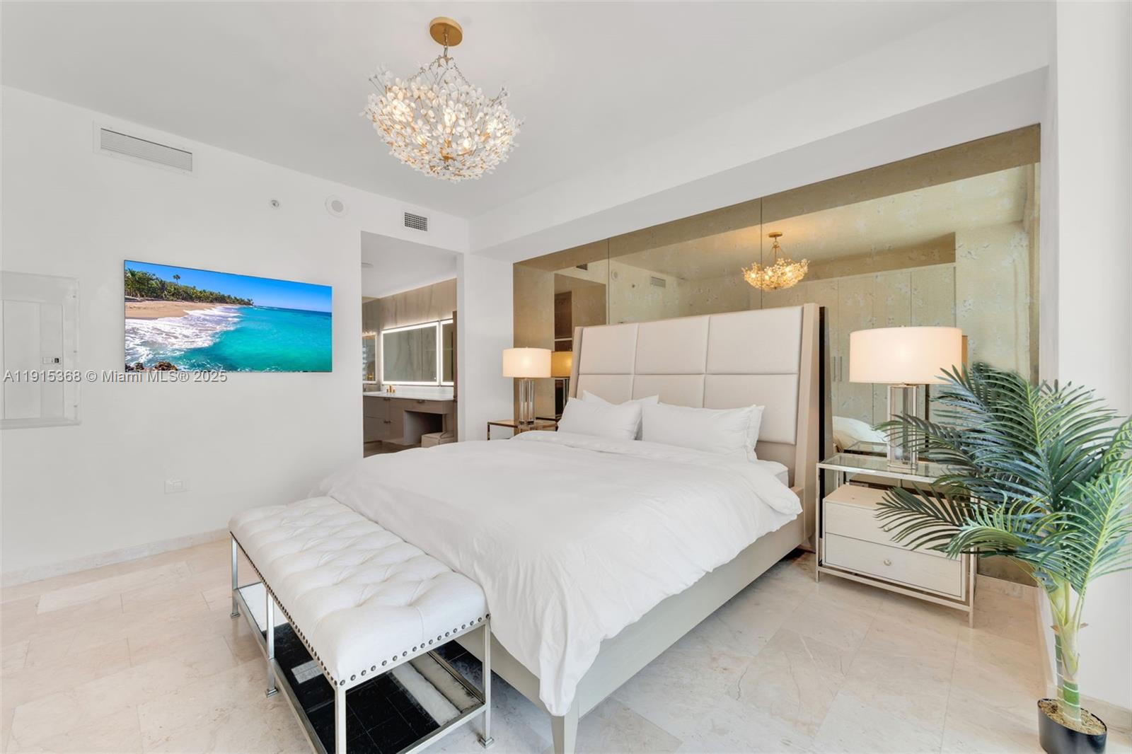 88 SW 7th St #2107, Miami FL 33130