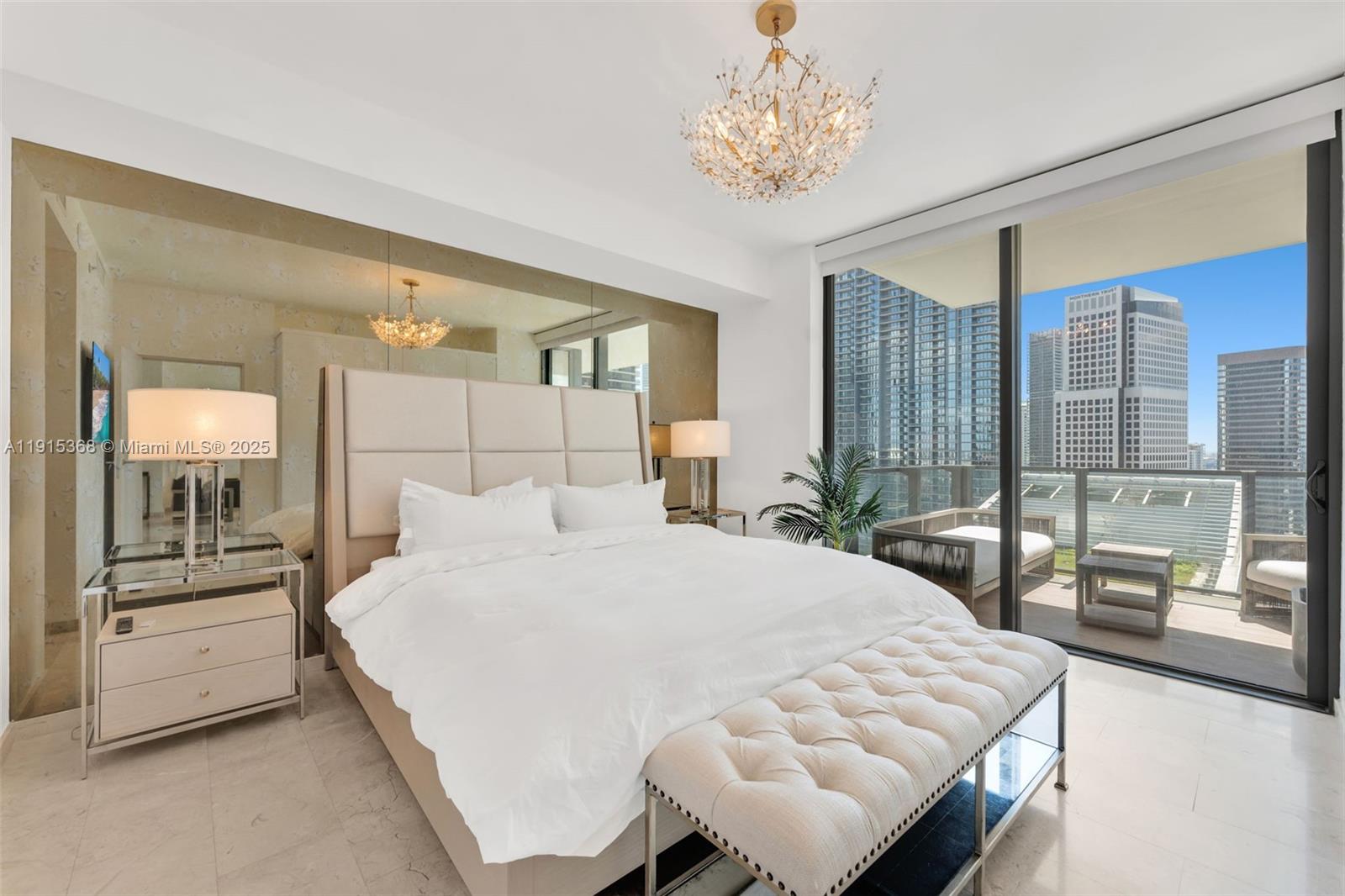 88 SW 7th St #2107, Miami FL 33130