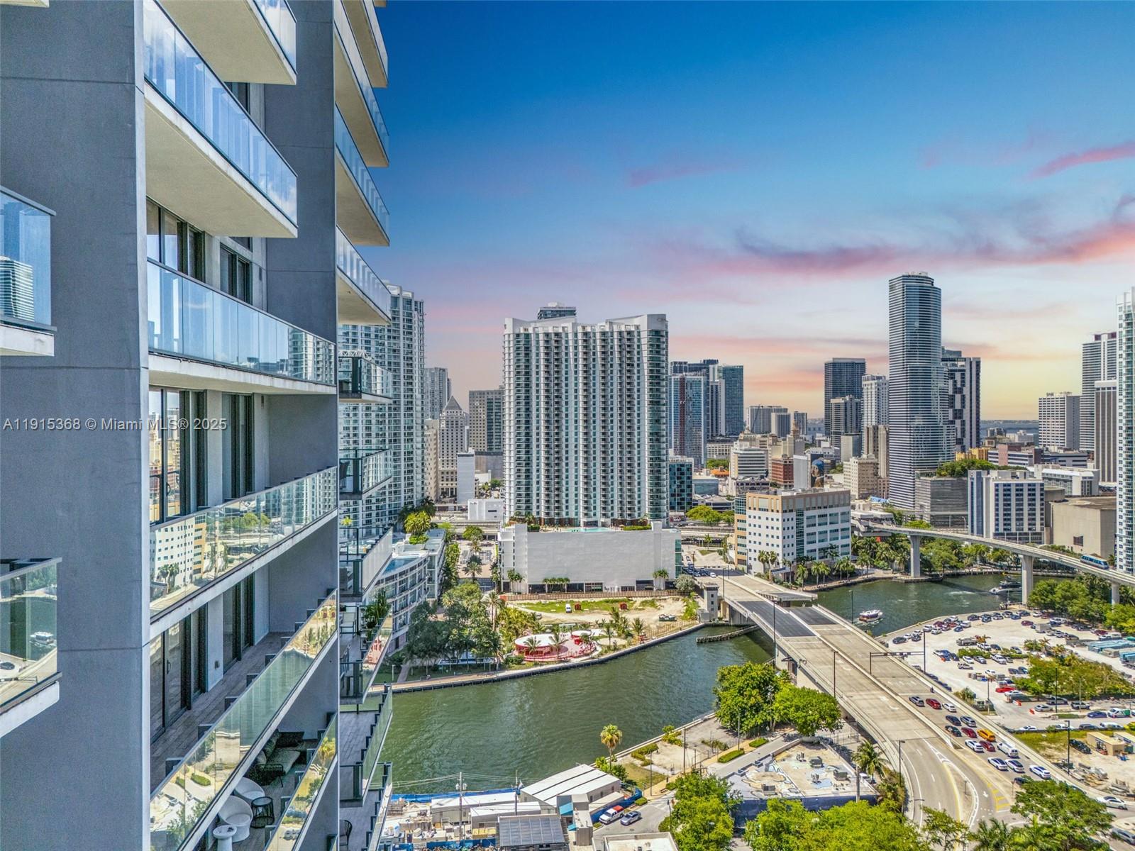 88 SW 7th St #2107, Miami FL 33130