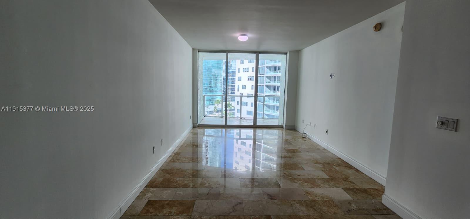 218 SE 14th St #1904, Miami FL 33131