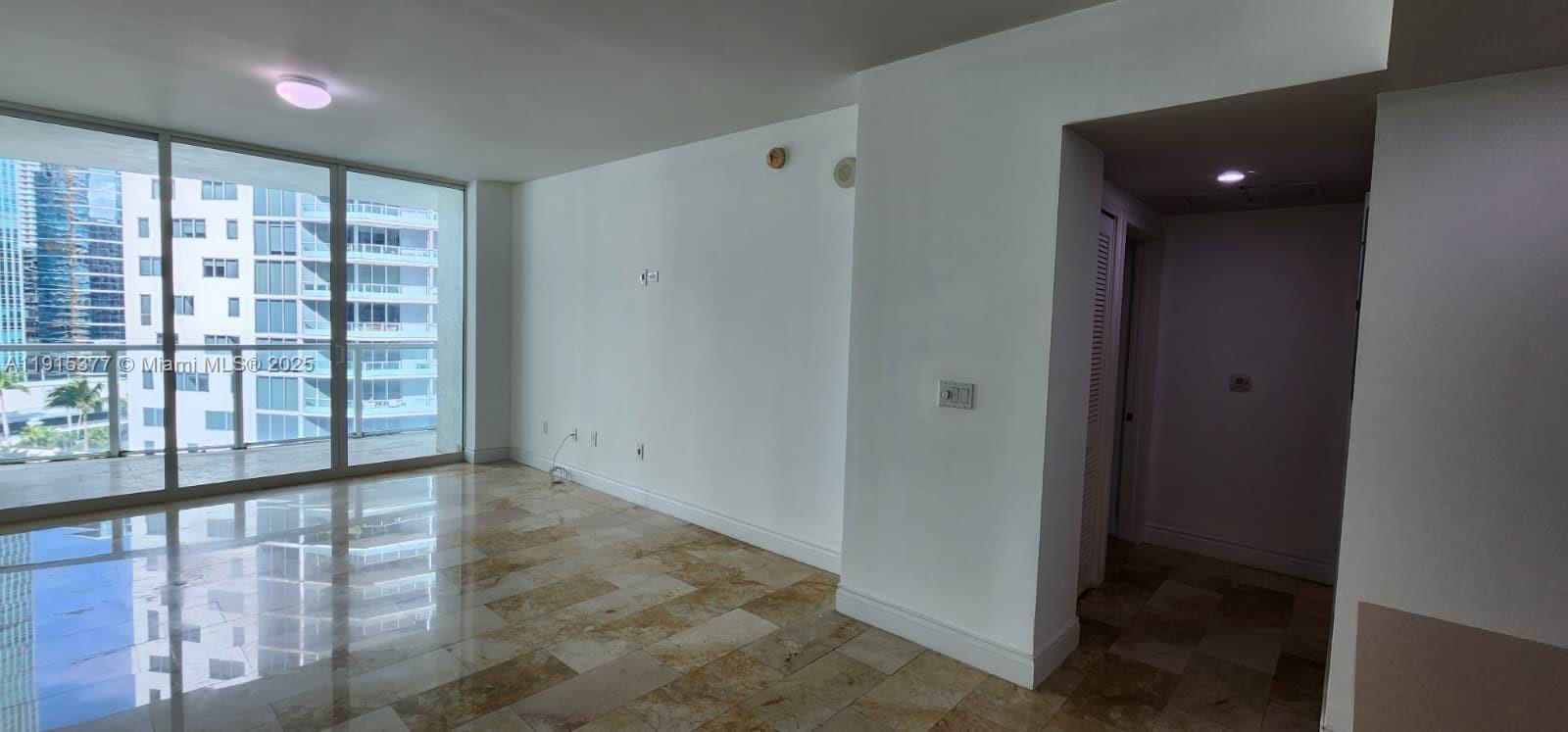 218 SE 14th St #1904, Miami FL 33131