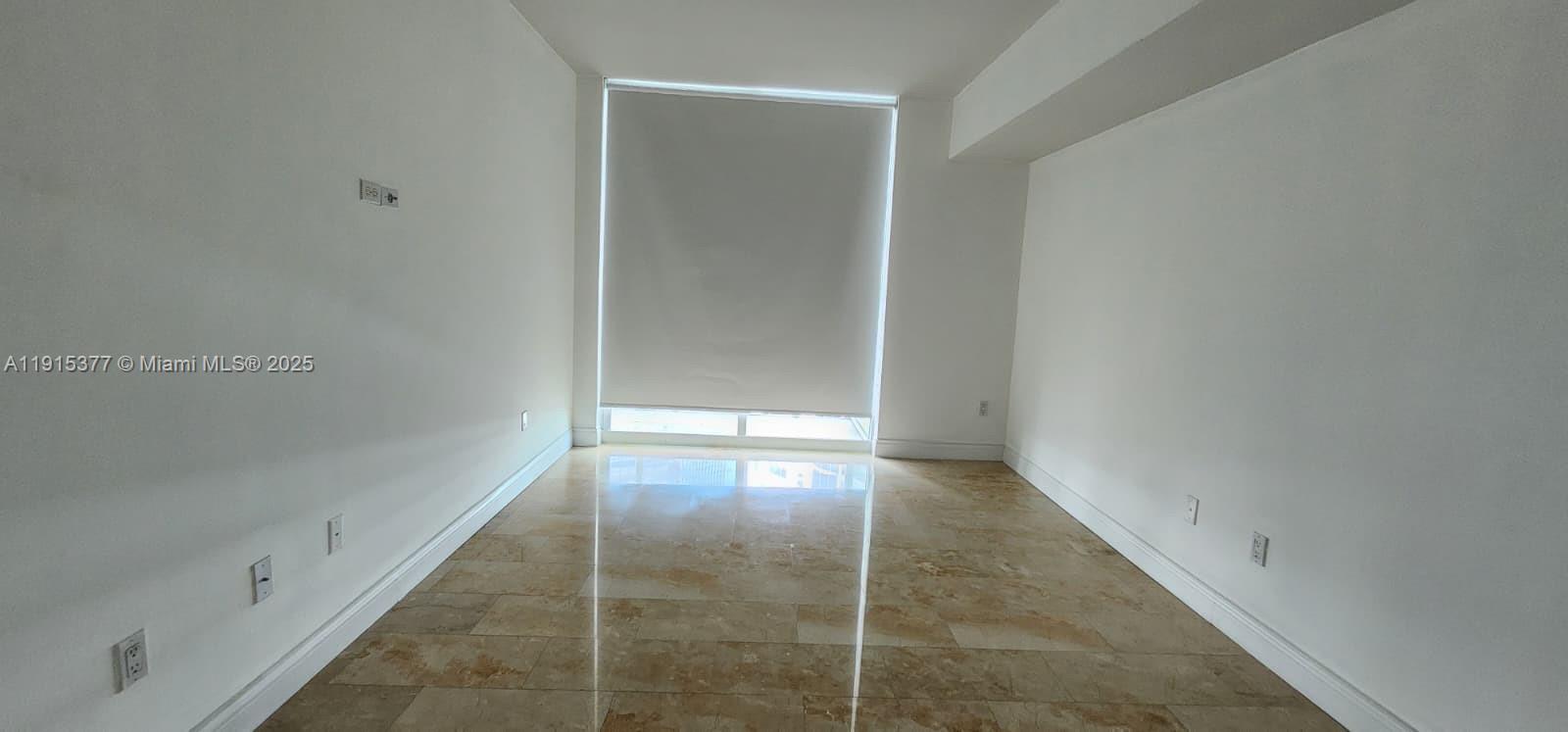 218 SE 14th St #1904, Miami FL 33131