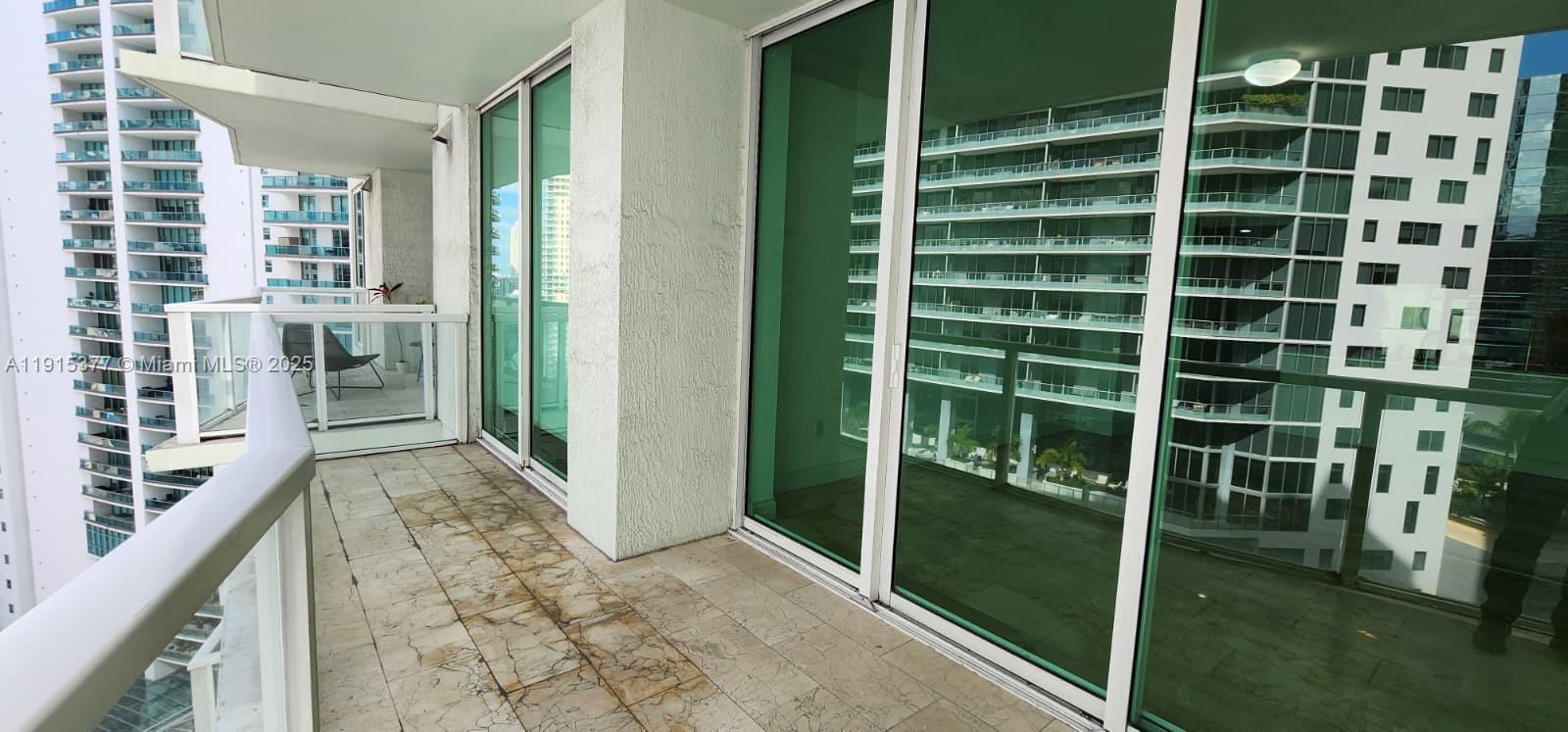 218 SE 14th St #1904, Miami FL 33131