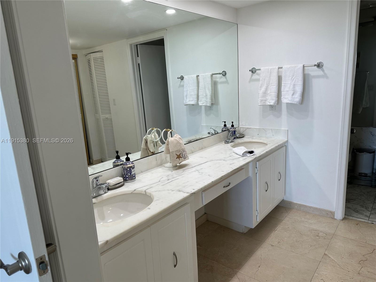 199 Ocean Lane Dr #1004, Key Biscayne FL 33149