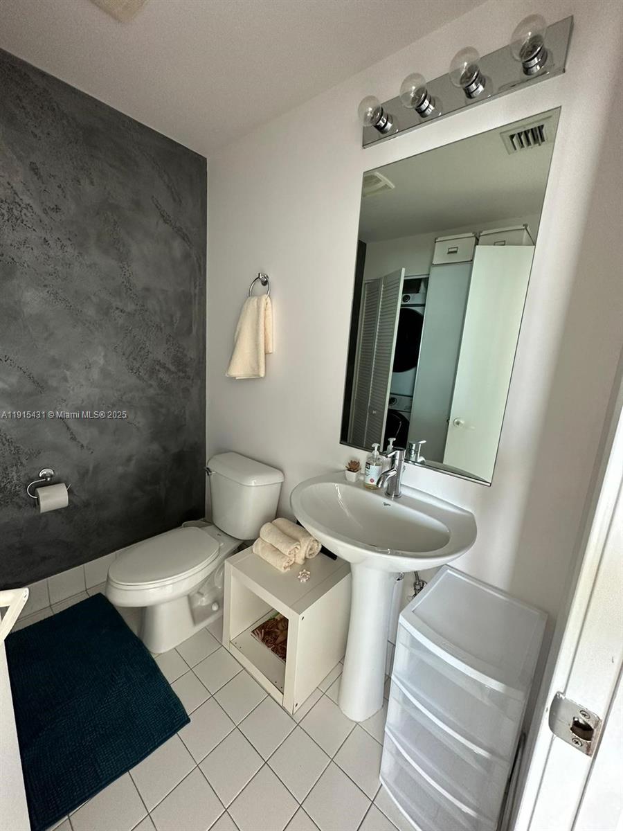 888 Biscayne Blvd #4207, Miami FL 33132