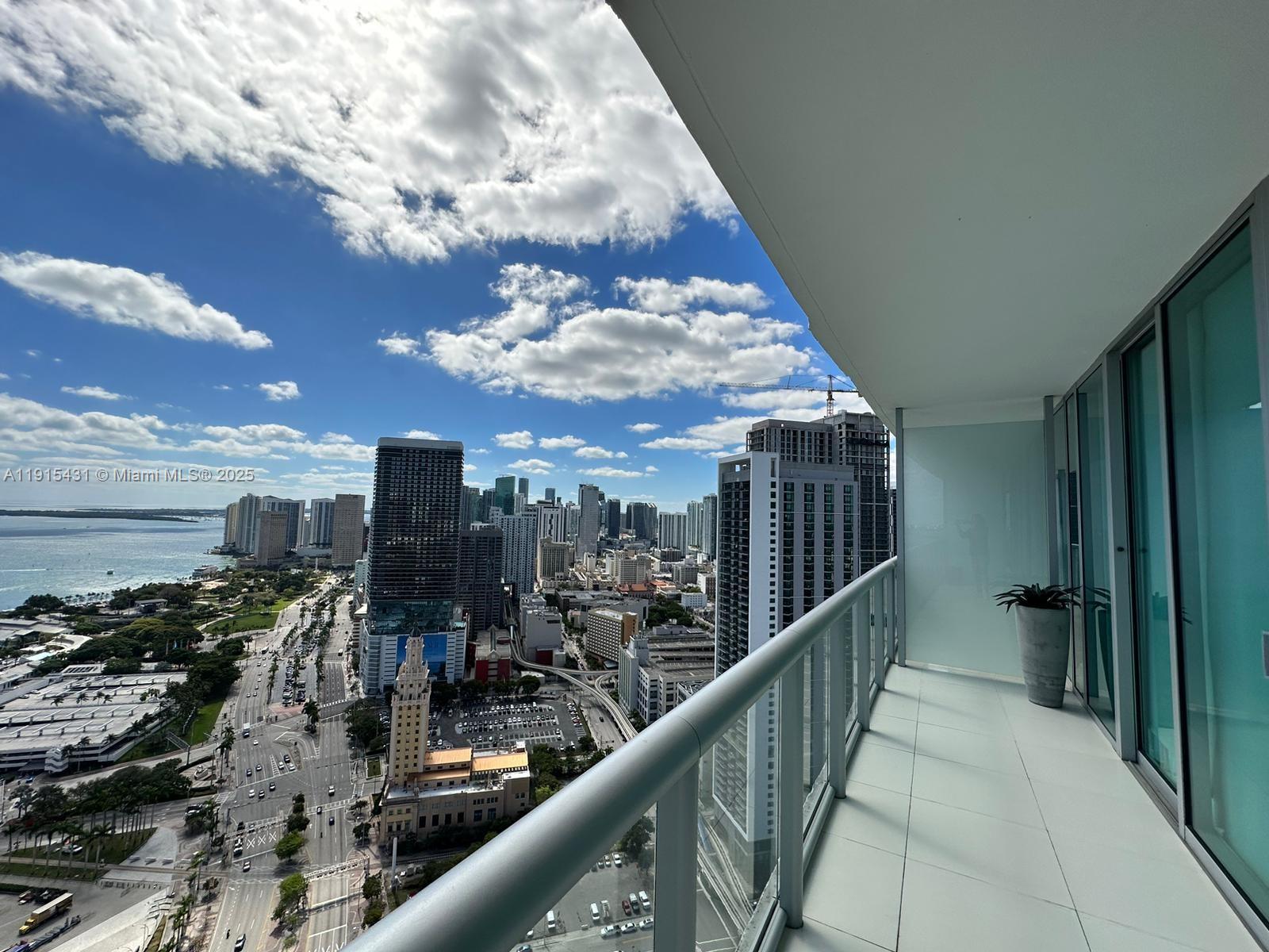 888 Biscayne Blvd #4207, Miami FL 33132
