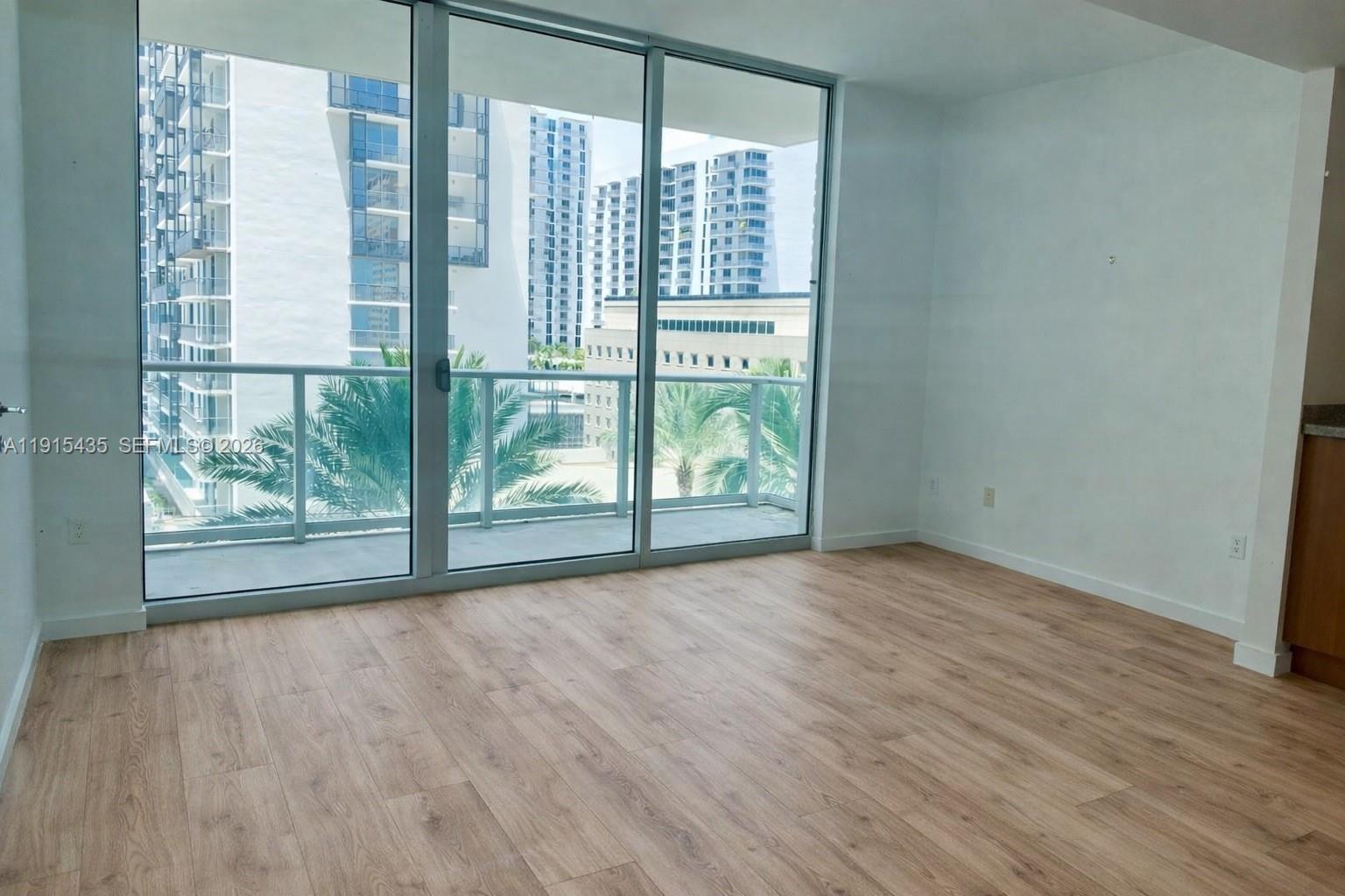 300 S Biscayne Blvd #T-1509, Miami FL 33131
