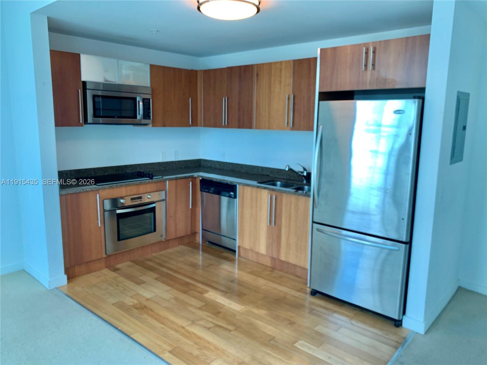 300 S Biscayne Blvd #T-1509, Miami FL 33131