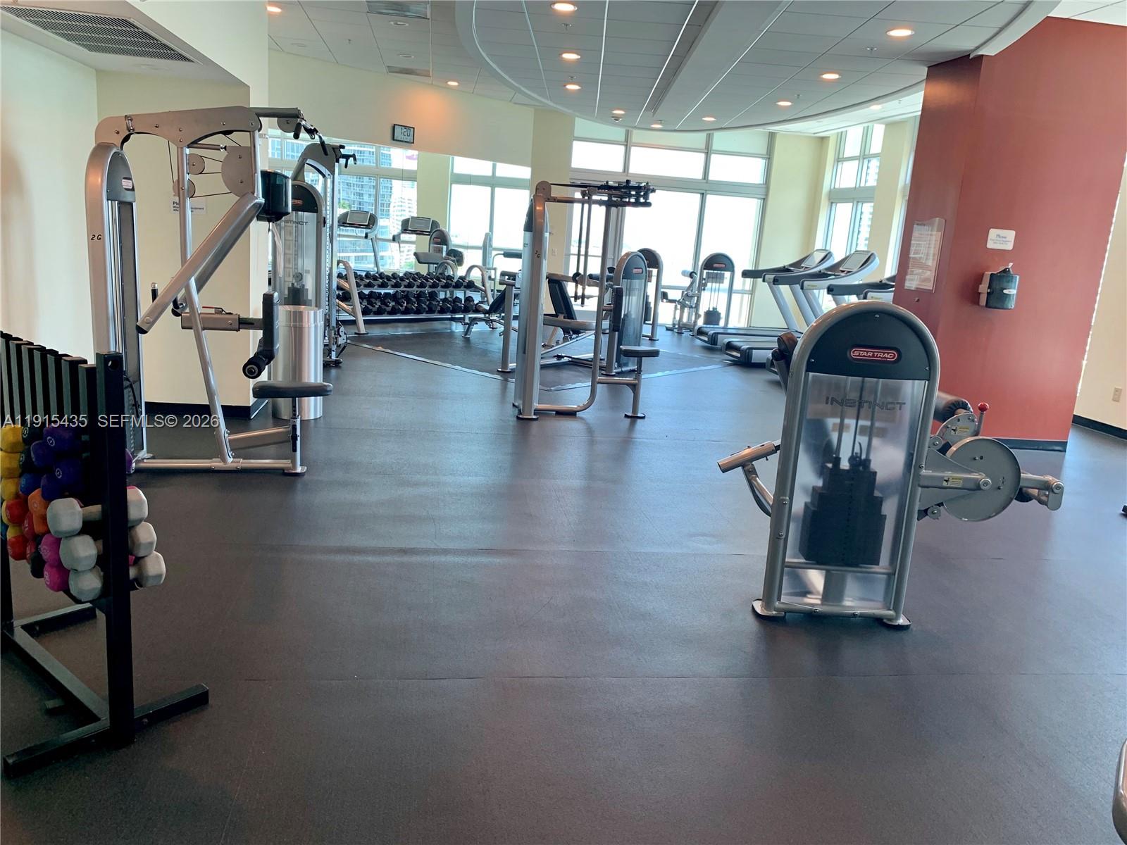 300 S Biscayne Blvd #T-1509, Miami FL 33131