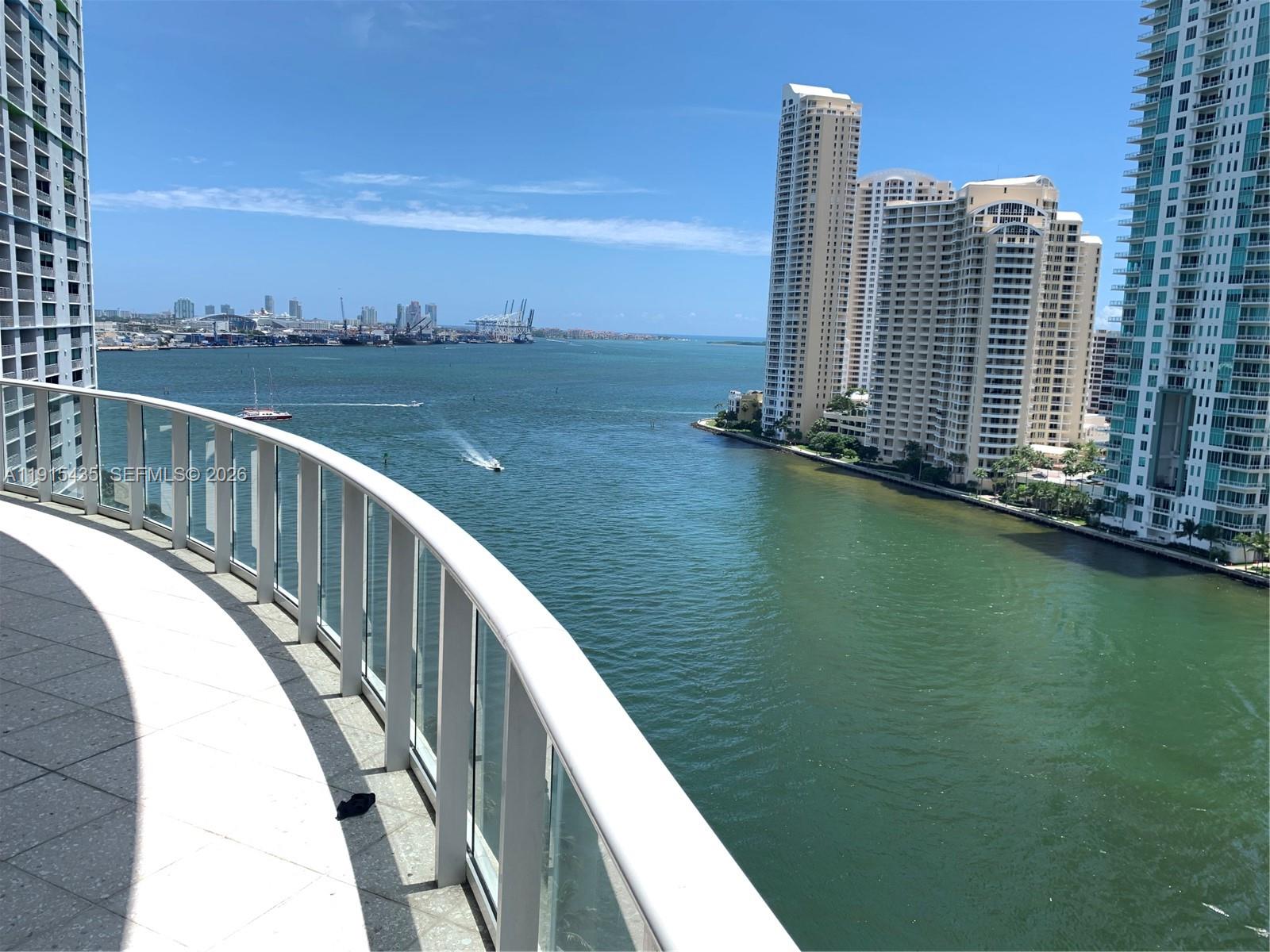 300 S Biscayne Blvd #T-1509, Miami FL 33131