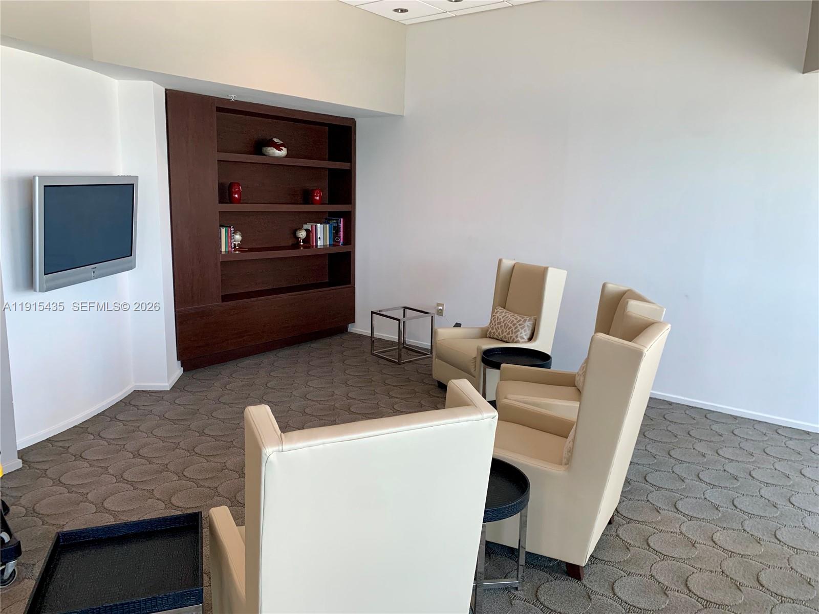 300 S Biscayne Blvd #T-1509, Miami FL 33131