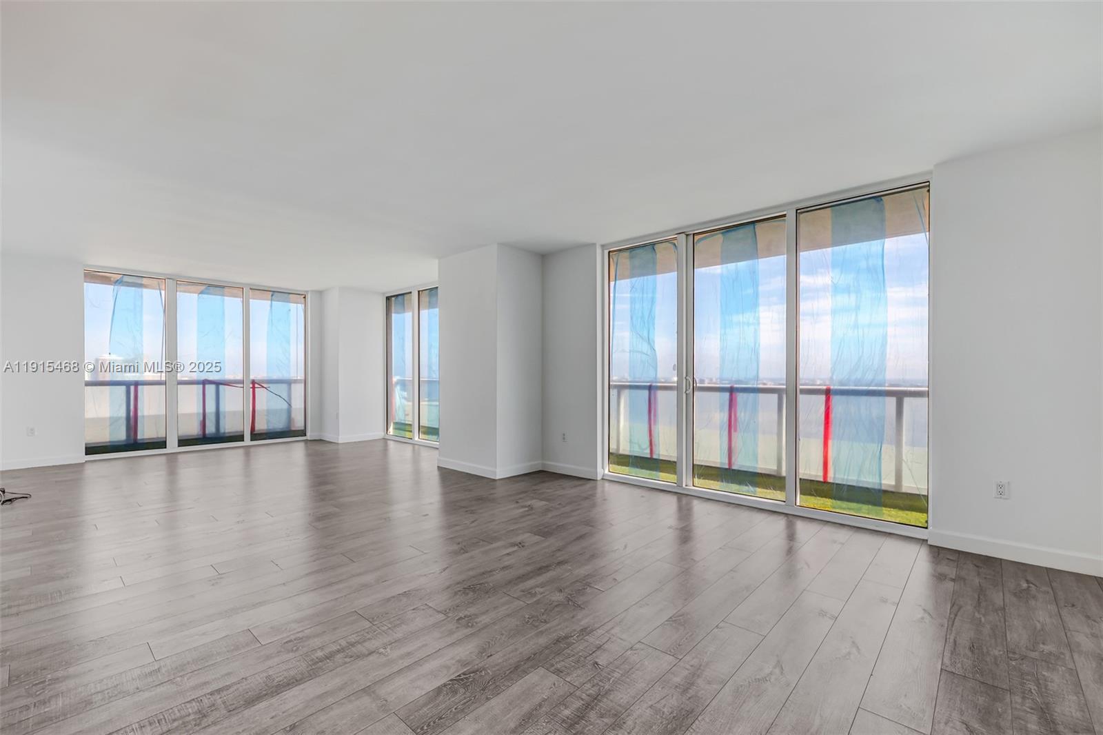 50 Biscayne Blvd #3902, Miami FL 33132