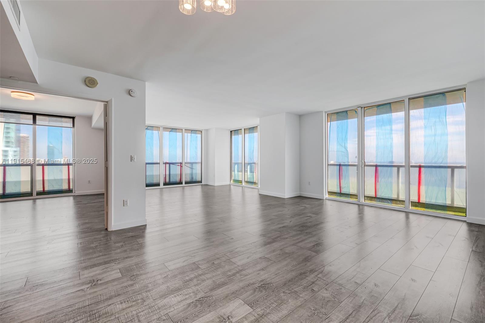 50 Biscayne Blvd #3902, Miami FL 33132
