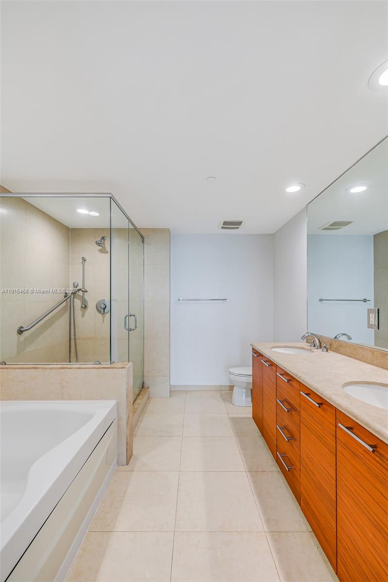 50 Biscayne Blvd #3902, Miami FL 33132