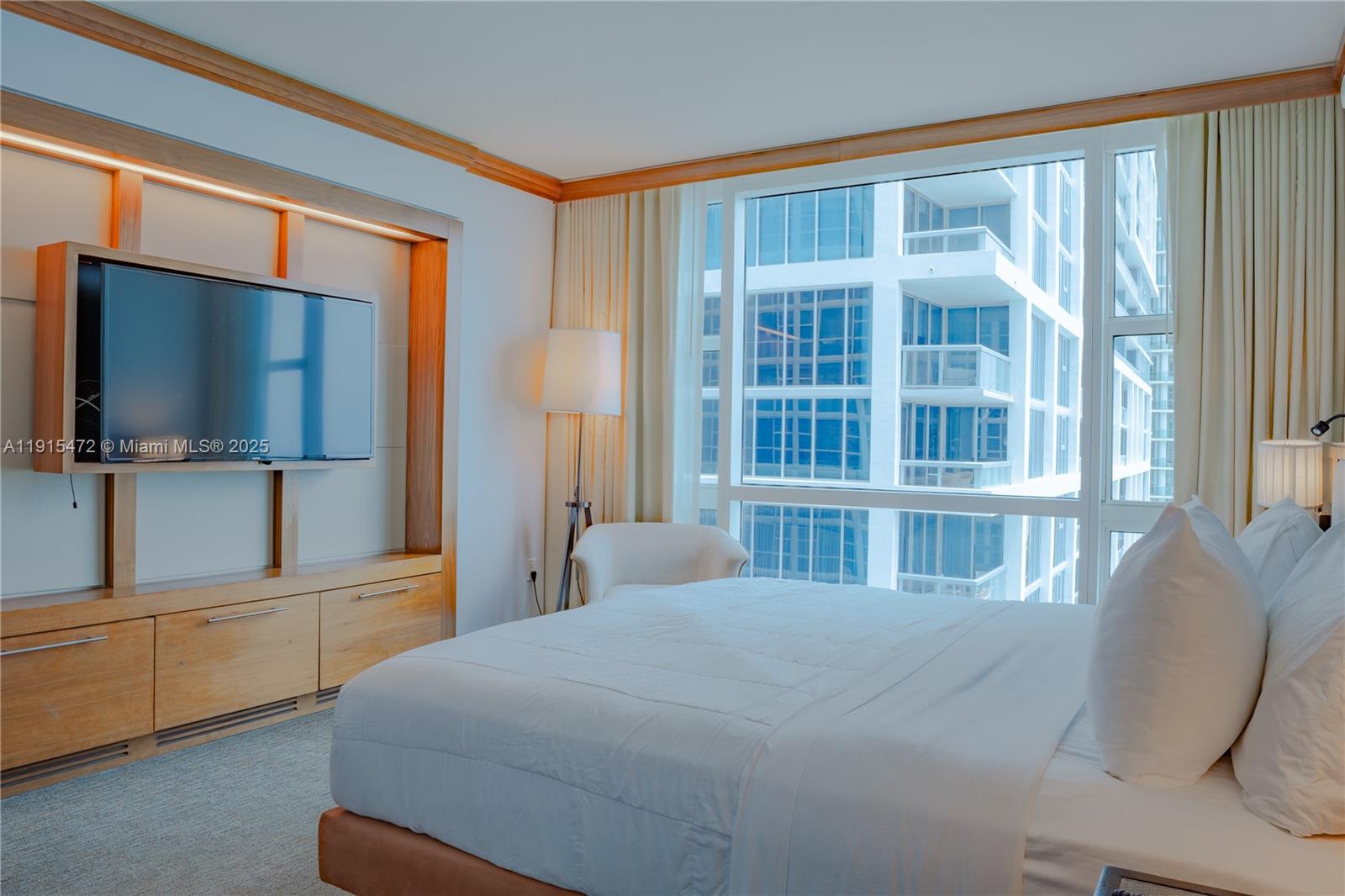 6801 Collins Ave #1002, Miami Beach FL 33141