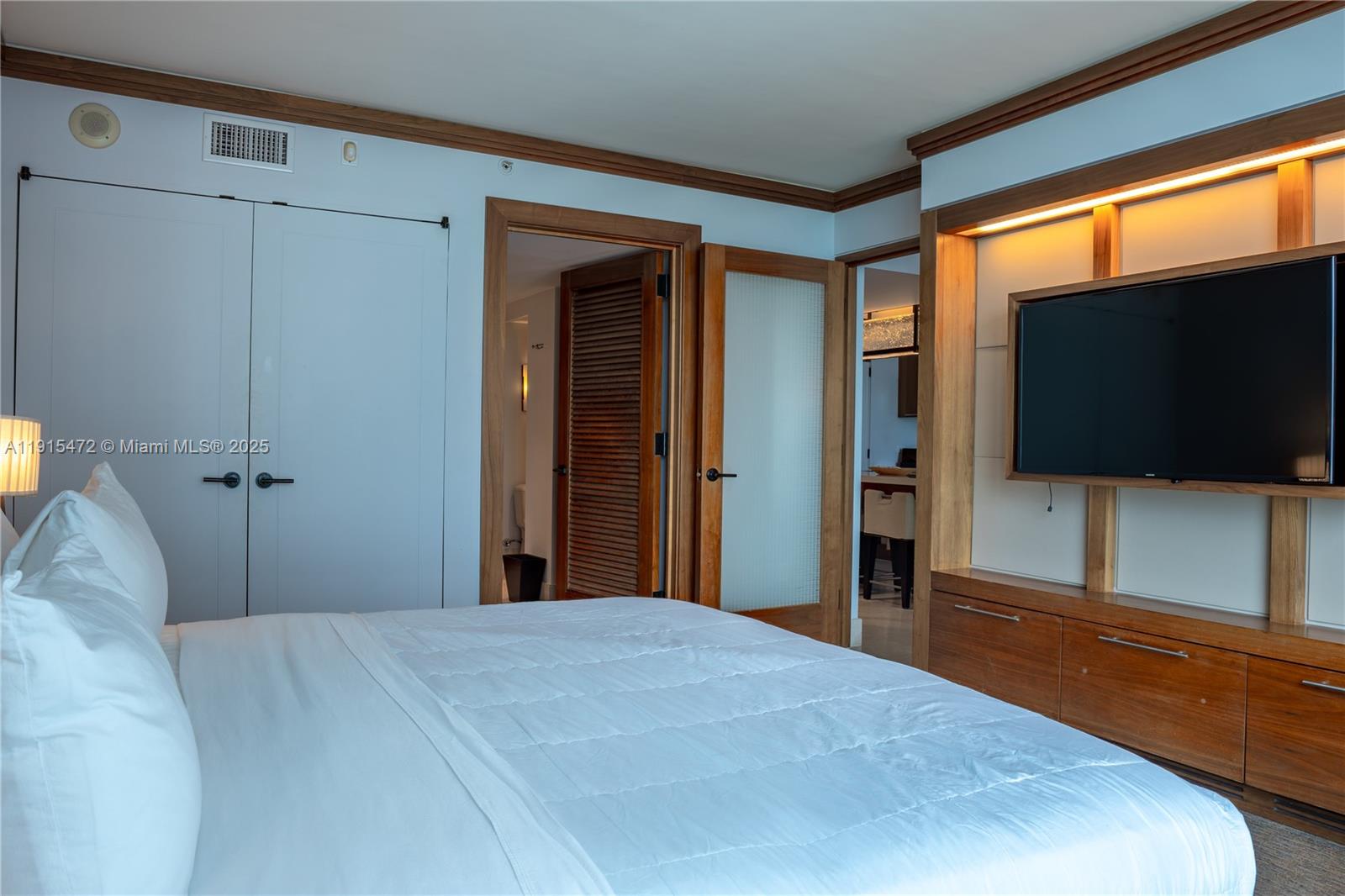 6801 Collins Ave #1002, Miami Beach FL 33141