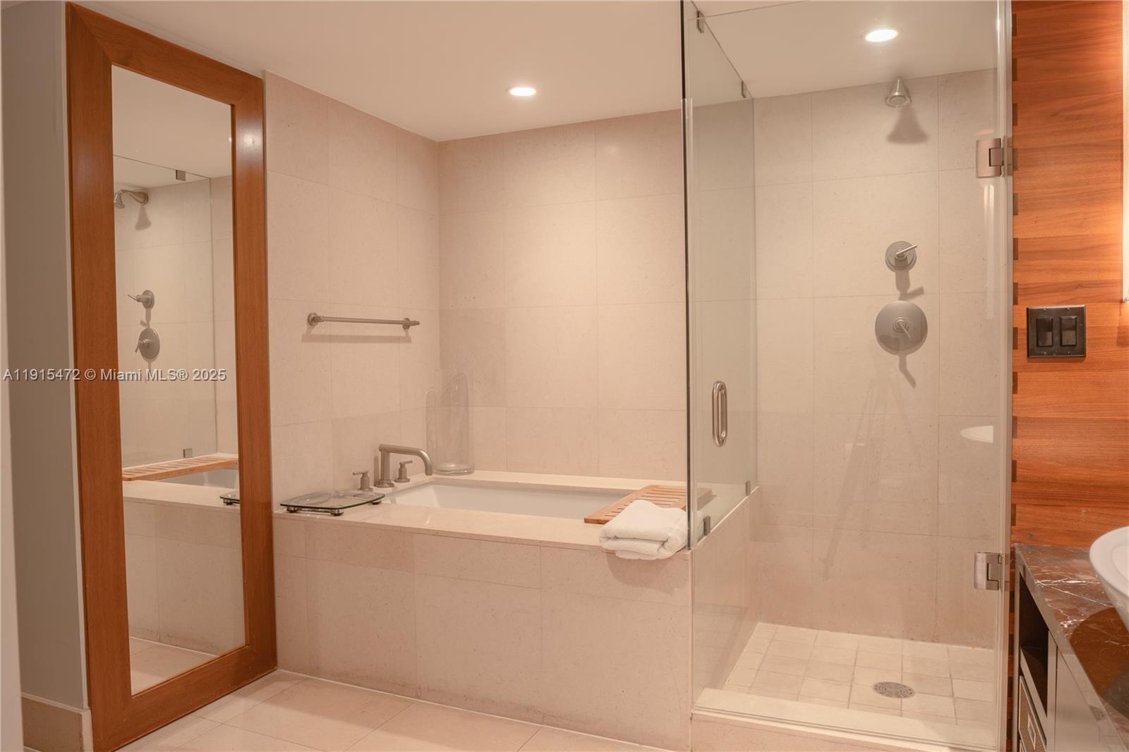 6801 Collins Ave #1002, Miami Beach FL 33141