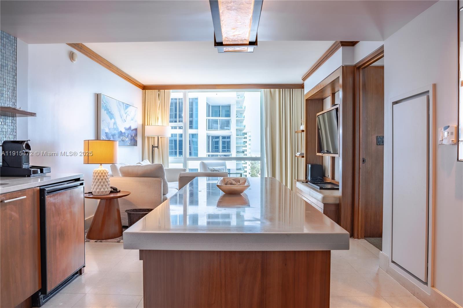 6801 Collins Ave #1002, Miami Beach FL 33141