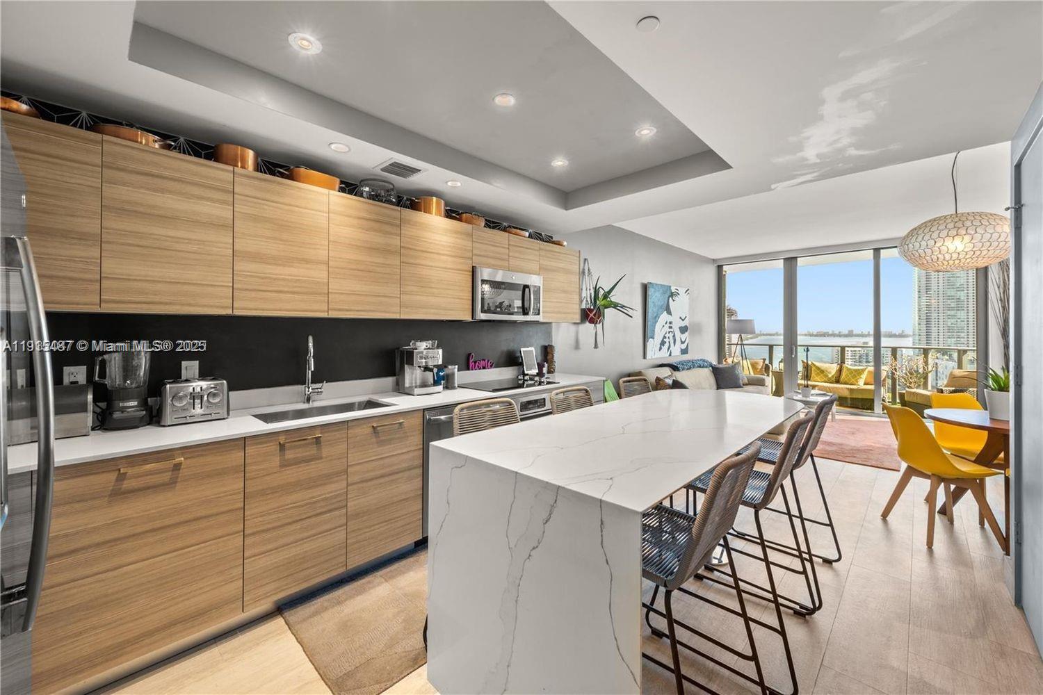 121 NE 34th St #1705, Miami FL 33137