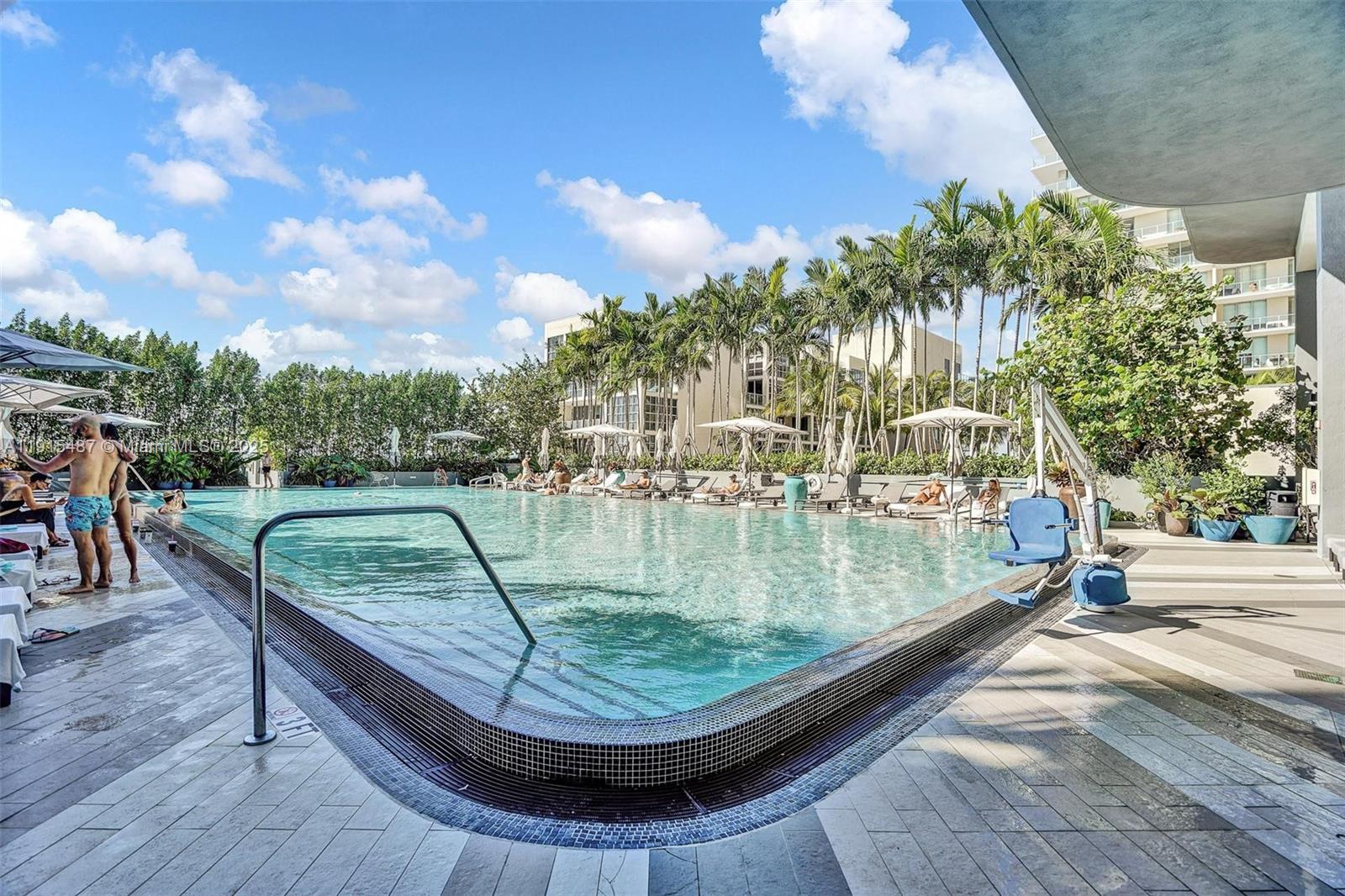 121 NE 34th St #1705, Miami FL 33137