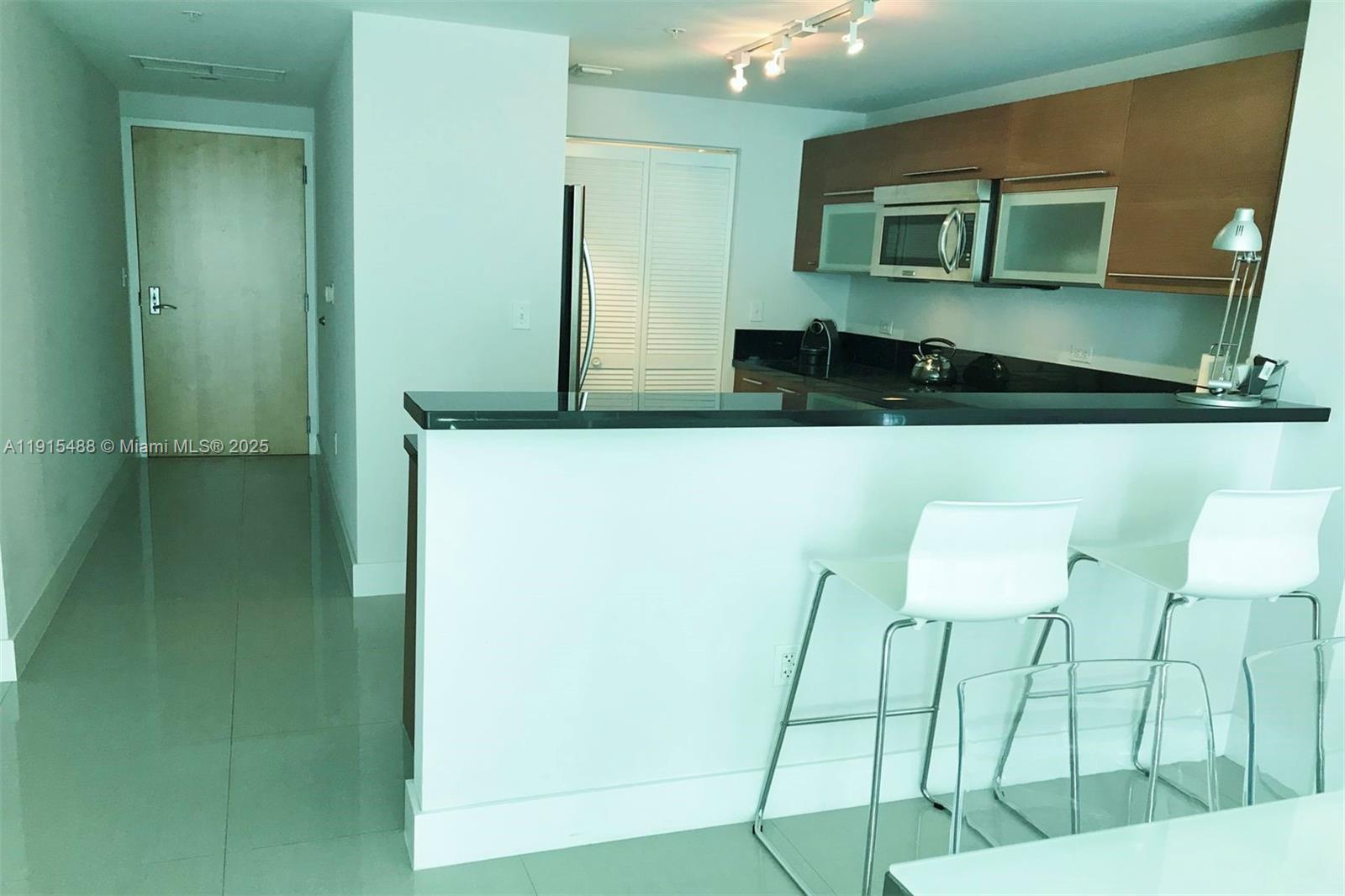 253 NE 2nd St #2706, Miami FL 33132