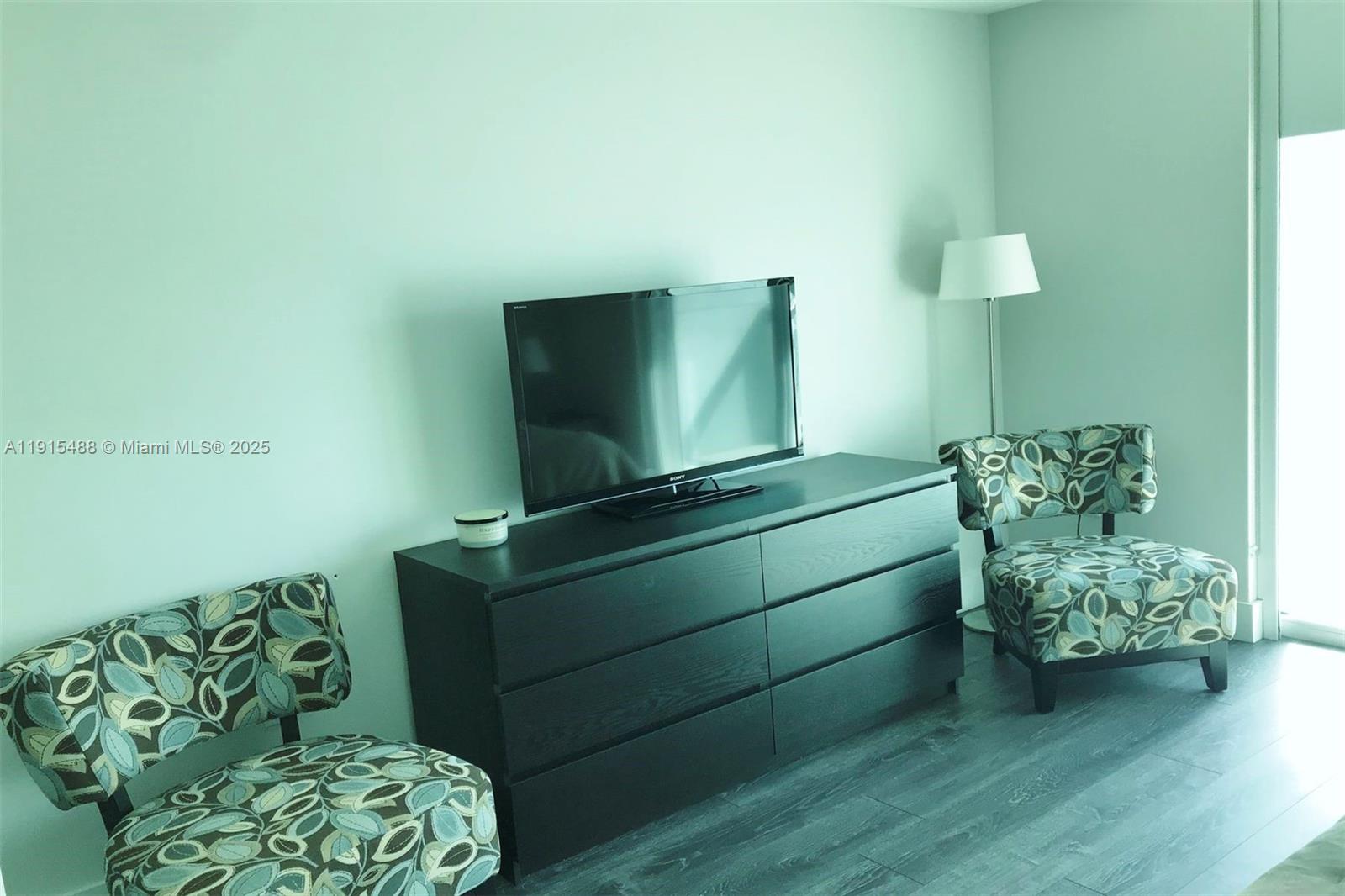 253 NE 2nd St #2706, Miami FL 33132