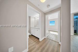 185 SE 14th Ter #2008, Miami FL 33131