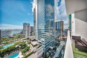185 SE 14th Ter #2008, Miami FL 33131