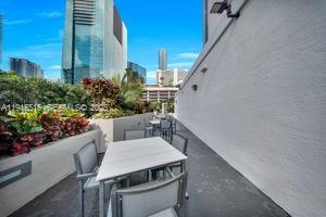 185 SE 14th Ter #2008, Miami FL 33131
