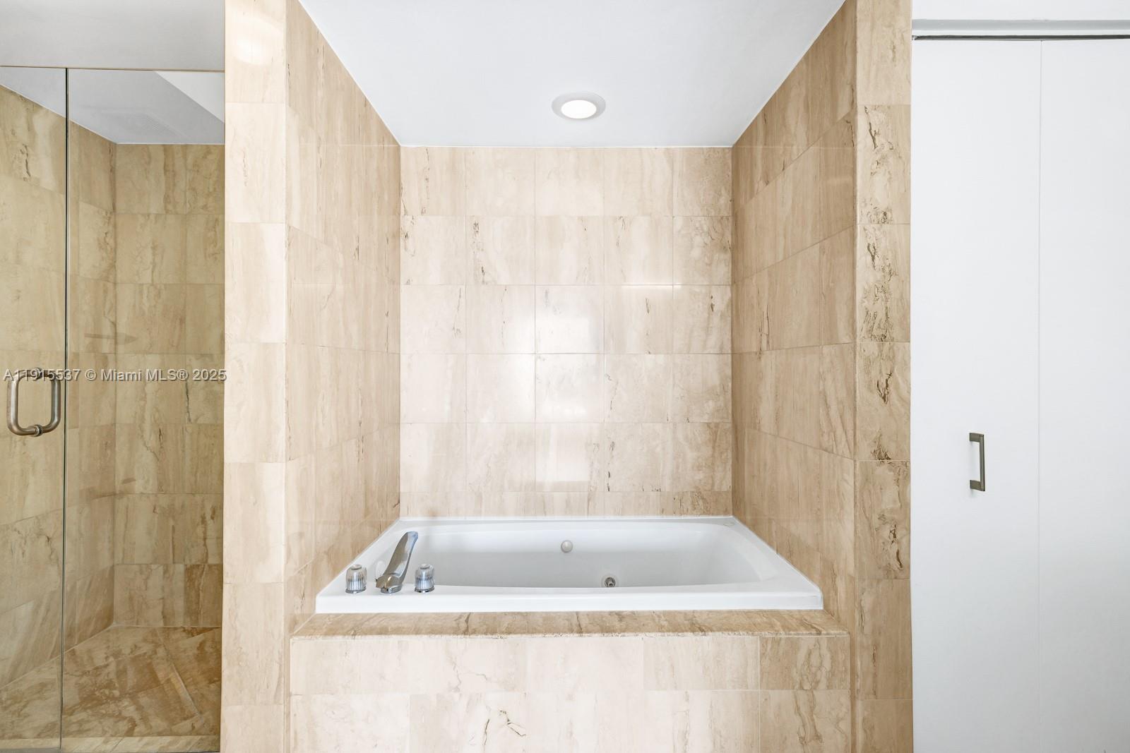 1800 Sunset Harbour Dr #803, Miami Beach FL 33139